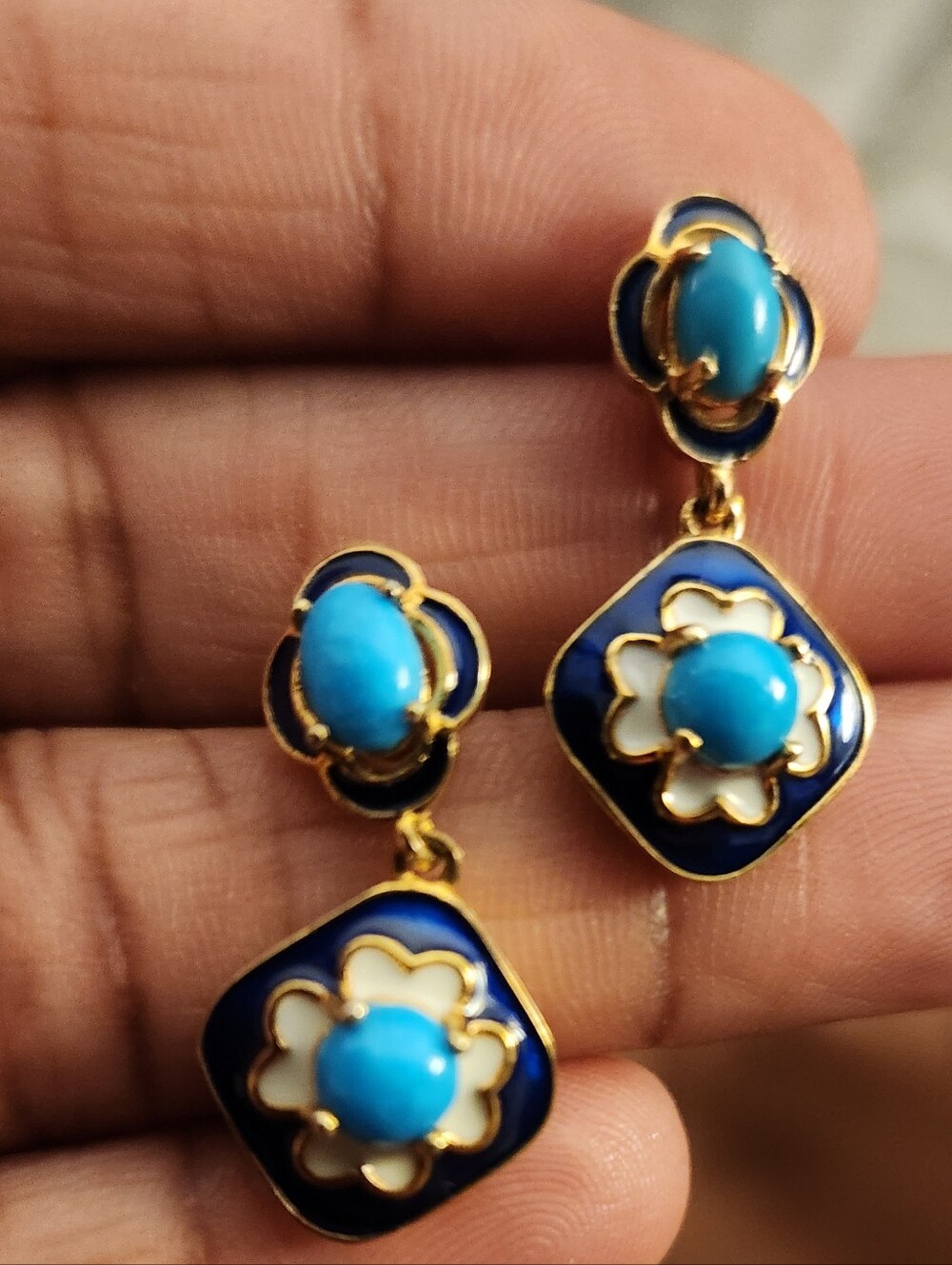 D'Joy Faux Turquoise Floral Pierced Dangle Earrings w/ Enamel  Gold Plated. 1"